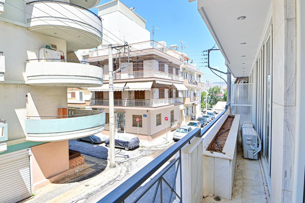 Cozy Apartment Located On The Piraeus Port Area Pireu Exterior foto